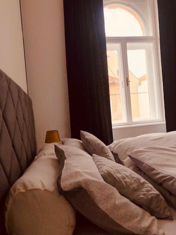 Room 44 Осієк Екстер'єр фото